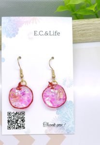 リンゴの切り絵イヤーアクセサリー