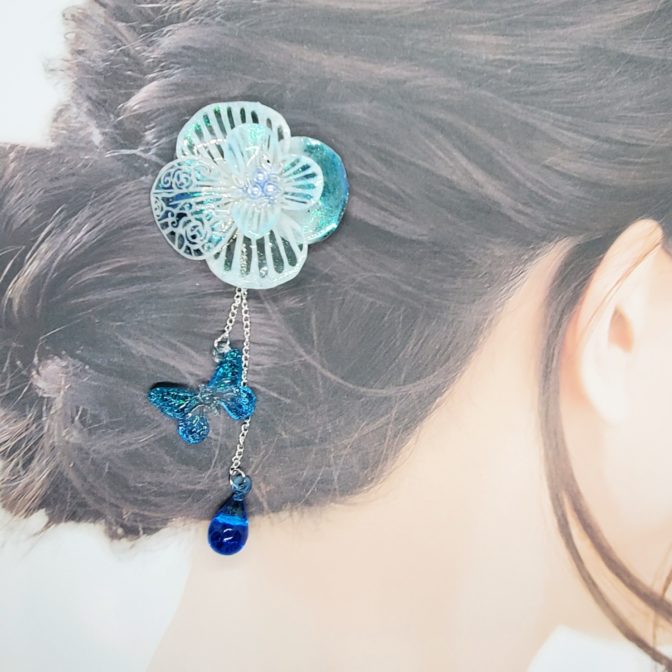 切り絵花簪ホワイト着画