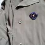 切り絵花ブローチ青