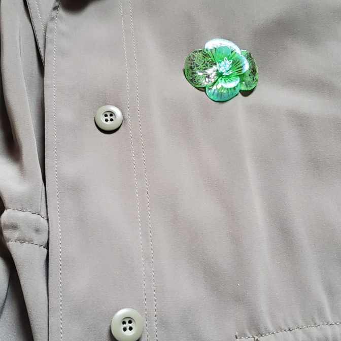 切り絵花ブローチ緑