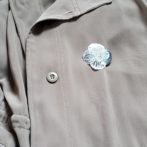 切り絵花ブローチ白