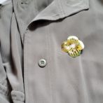 切り絵花ブローチ金