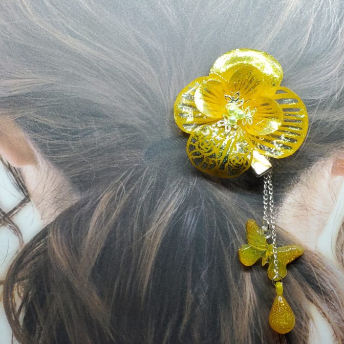 切り絵花クリップ黄有料オプション付き