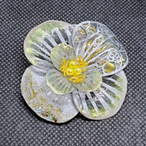 純粋に煌めく希望の花[ブローチ]