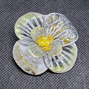 純粋に煌めく希望の花[ブローチ]