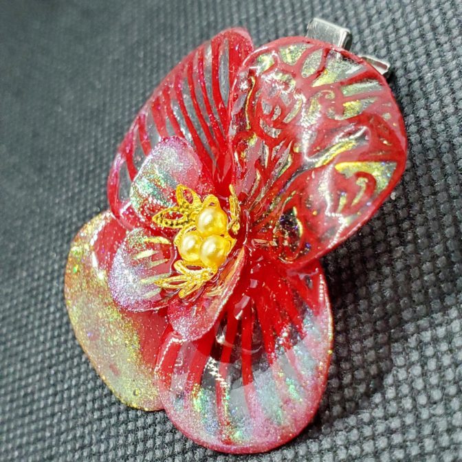 切り絵花ブローチ赤