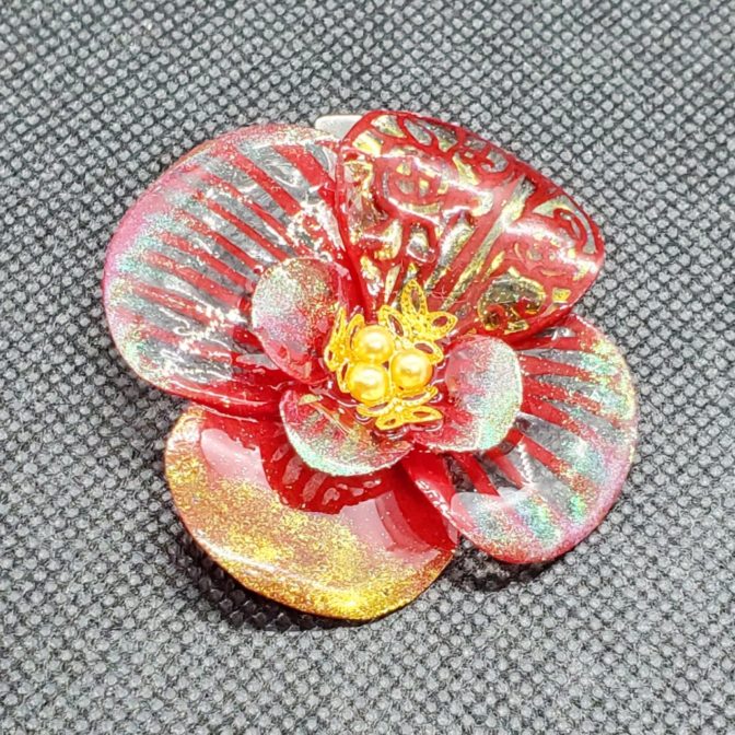 切り絵花ブローチ赤