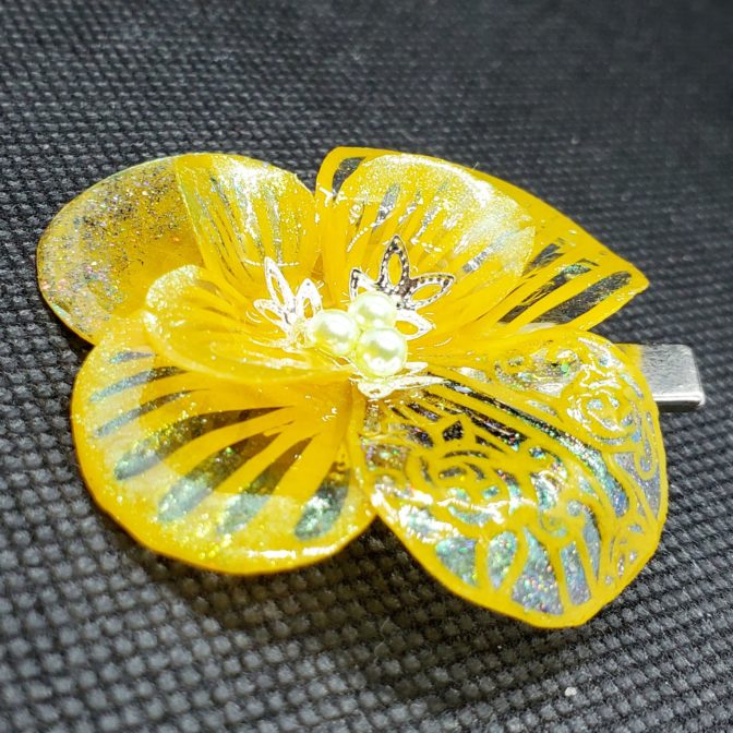 切り絵花ブローチ黄