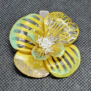 才に輝く財源の花[ブローチ]