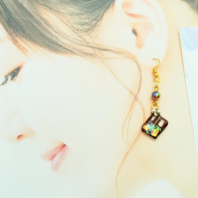 チョコレートの切り絵イヤーアクセサリー着画