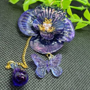 深く見つめる冷静の花[かんざし]