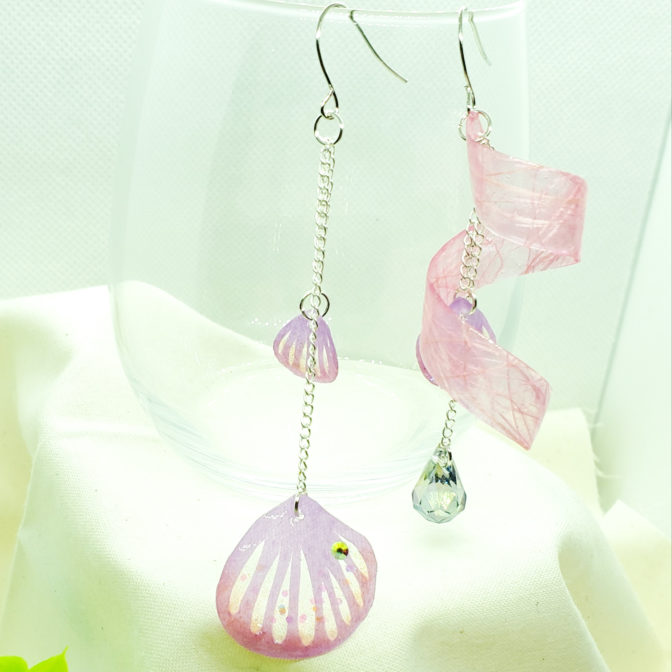 切り絵花弁薄紫