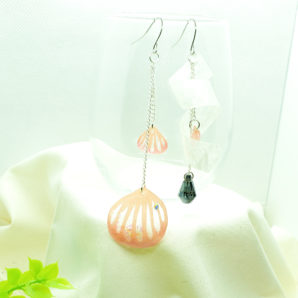 風に舞う花弁[うす桃]