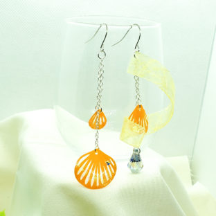 風に舞う花弁[オレンジ]