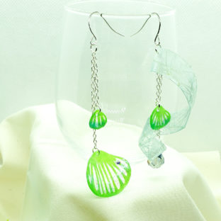 風に舞う花弁[若竹]