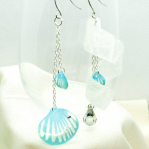 風に舞う花弁[空色]