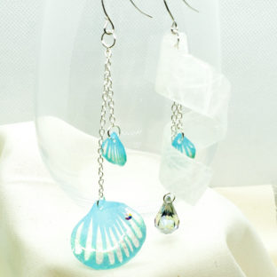 風に舞う花弁[空色]