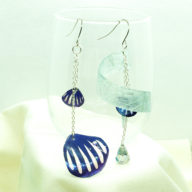 風に舞う花弁[群青]