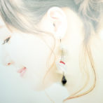 切り絵花弁赤着画