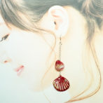 切り絵花弁赤着画