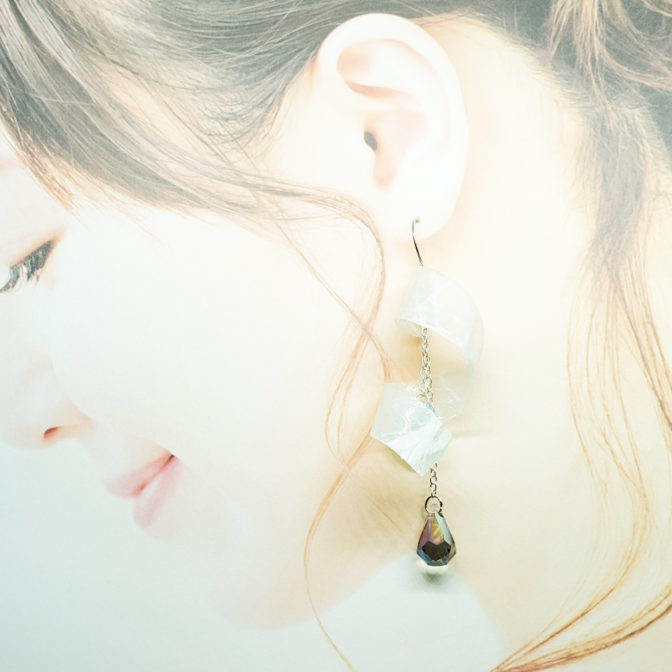 切り絵花弁空着画