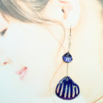 切り絵花弁群青着画