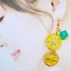 柑橘系切り絵イヤーアクセサリー着画