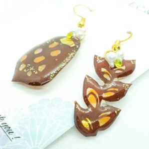 アップルパイとエピの切り絵ピアス/イヤリング