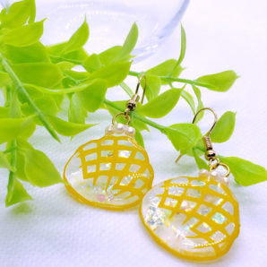 キラキラクリアのメロンパンピアス/イヤリング