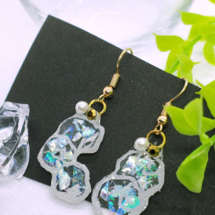 キラキラ輝くポップコーンピアス