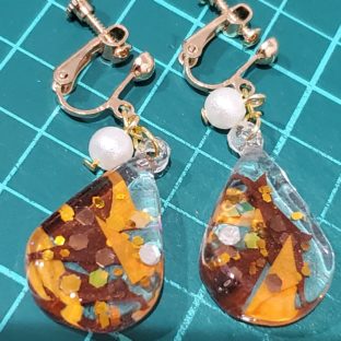 [オーダー品]ブラウン雫のイヤリング