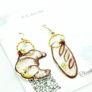 クロワッサンとフランスパンの切り絵ピアス/イヤリング