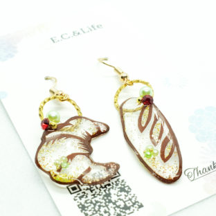 クロワッサンとフランスパンの切り絵ピアス/イヤリング