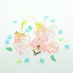 新作情報：桜とうさぎの春色切り絵ピアス/イヤリング