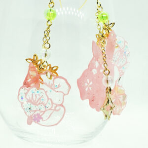 桜とうさぎの春色切り絵ピアス/イヤリング