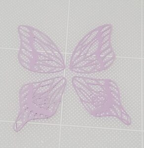 薄紫のシンプルな線と星模様蝶々