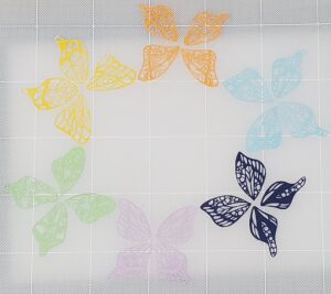 カラフル切り絵蝶々