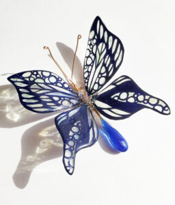 切り絵蝶々群青