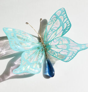 蝶々切り絵空色