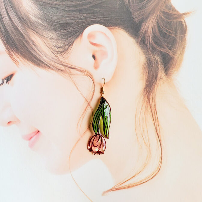 赤チューリップ切り絵着画