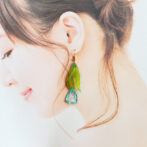 青チューリップ切り絵着画