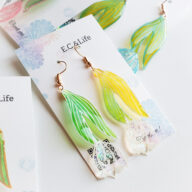 [白]チューリップの切り絵ピアス/イヤリング