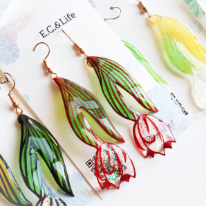 [赤]チューリップの切り絵ピアス/イヤリング