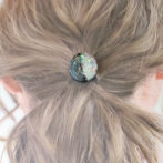 モノクロサークルヘアゴム着画