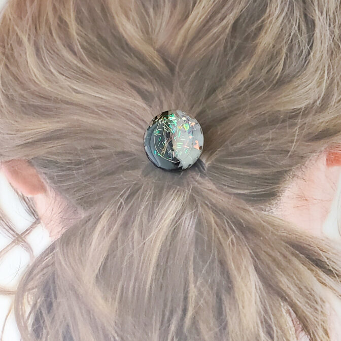 モノクロサークルヘアゴム着画